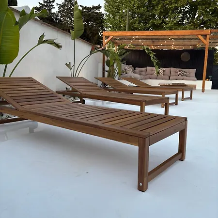 Avec Piscine Et Jacuzzi Proche De La Willa *